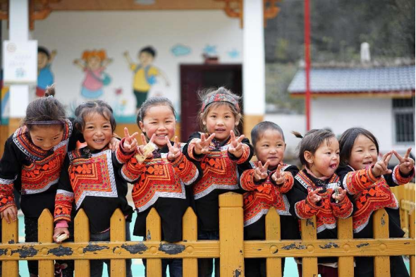 ��ɽ����70���� �� �۽������桱��׼��������ƴ���ɽ��ȫ�ƽ���������