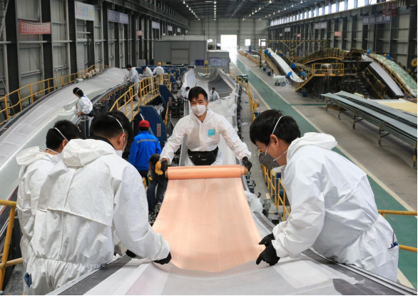 ��ɽ����70���� �� �۽������桱��׼��������ƴ���ɽ��ȫ�ƽ���������